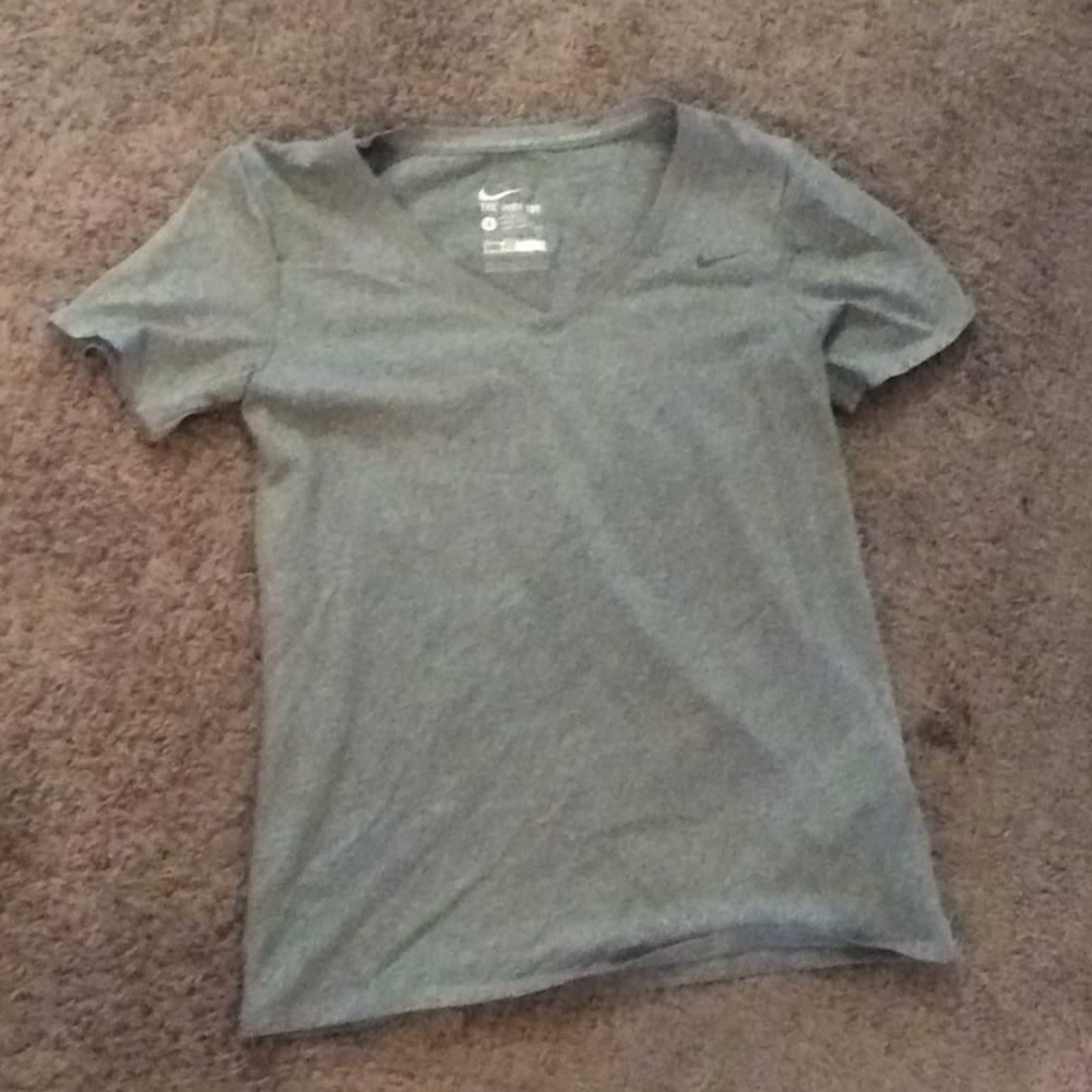 Nike t-shirt Athletic wear size-small lightly used